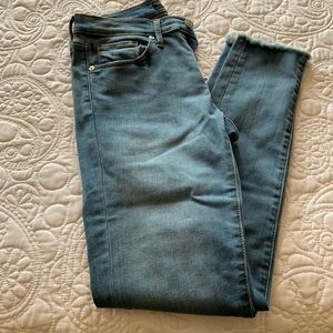 Women’s skinny jeans